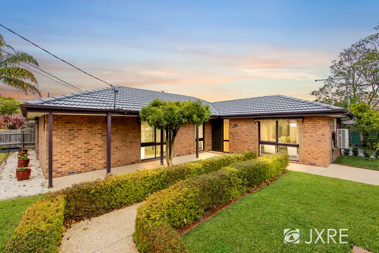 39 Tarago Crescent, Clayton South VIC 3169