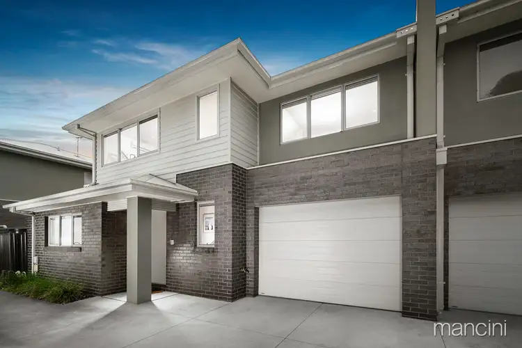 2/6 Mcintyre Drive, Altona VIC 3018