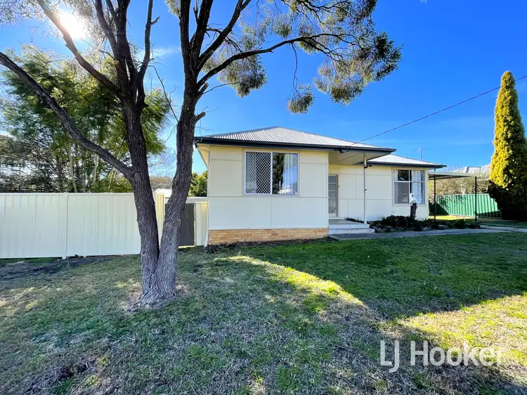 8 Lindsay Avenue, Inverell NSW 2360