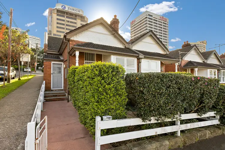 2 Wilona Avenue, Lavender Bay NSW 2060