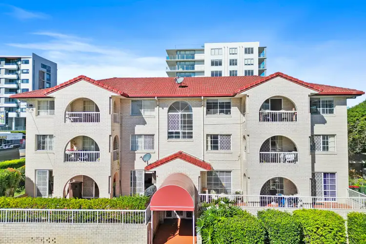 1/2 Twenty Fourth Avenue, Palm Beach QLD 4221