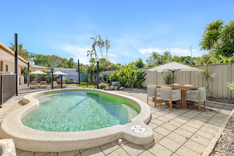 6 Roslyn Close, Yorkeys Knob QLD 4878