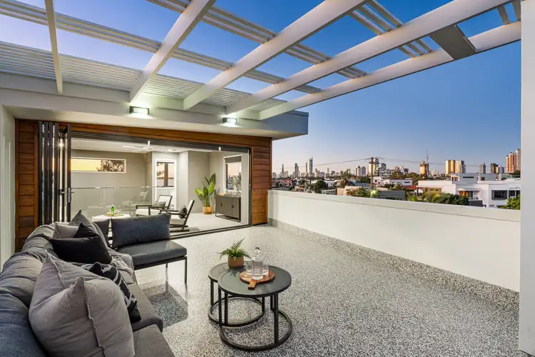 Sixth view of Homely semi-detached listing, 1/38 Merrimac Boulevard, Broadbeach Waters QLD 4218