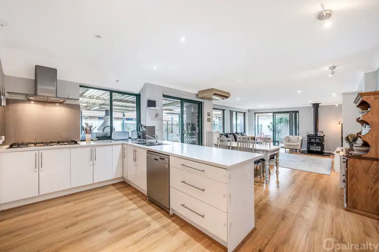 11 Summer Hill Place, Warnbro WA 6169