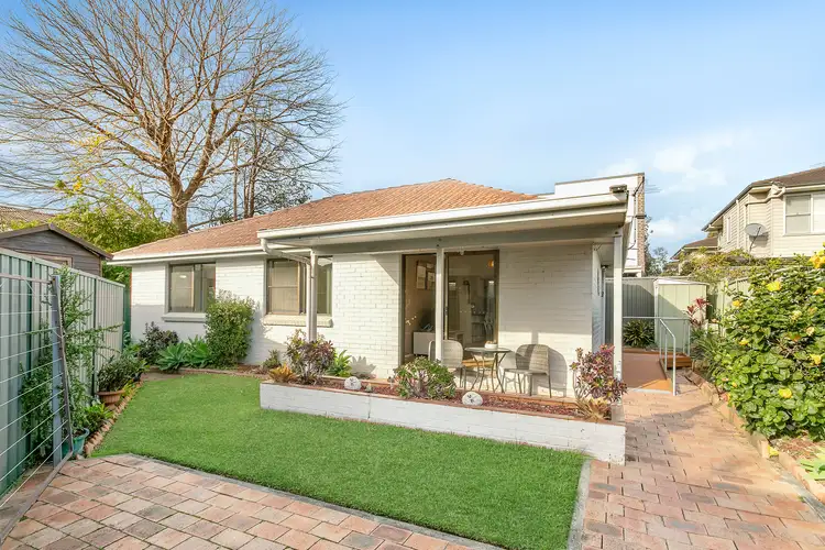 850a Kingsway