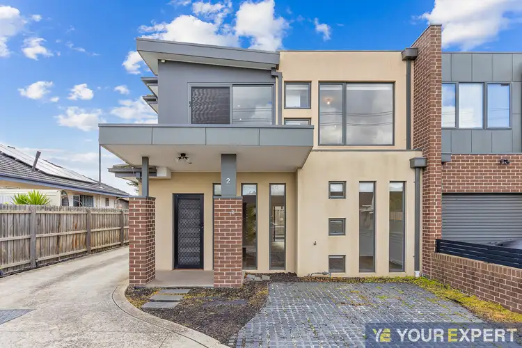 2/13 Oak Avenue, Doveton VIC 3177