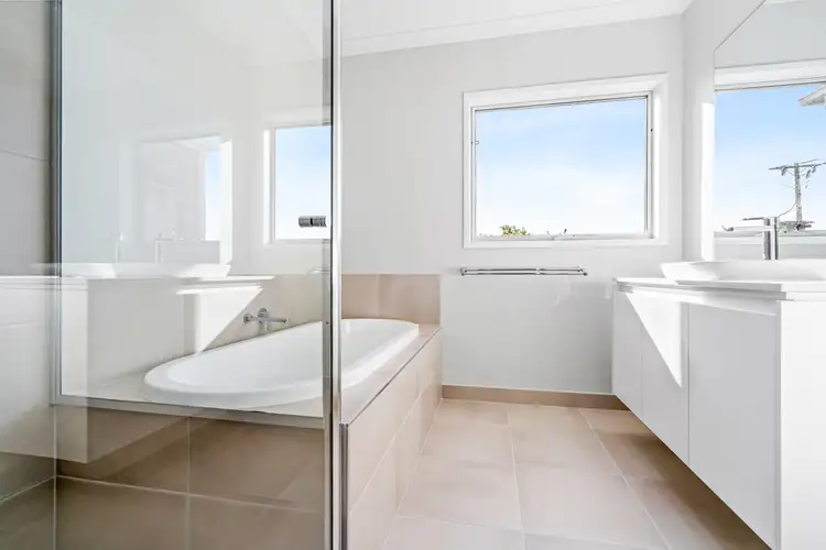 Fourth view of Homely house listing, 1 Callaway Court, Peterborough VIC 3270
