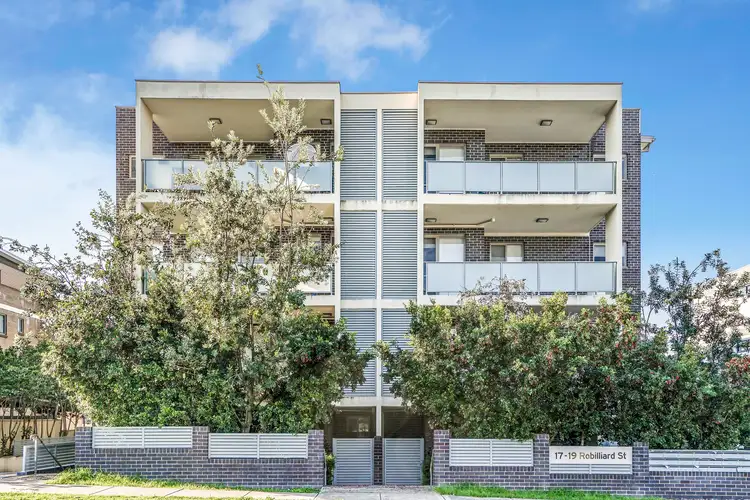 2/17-19 Robiliard Street, Mays Hill NSW 2145