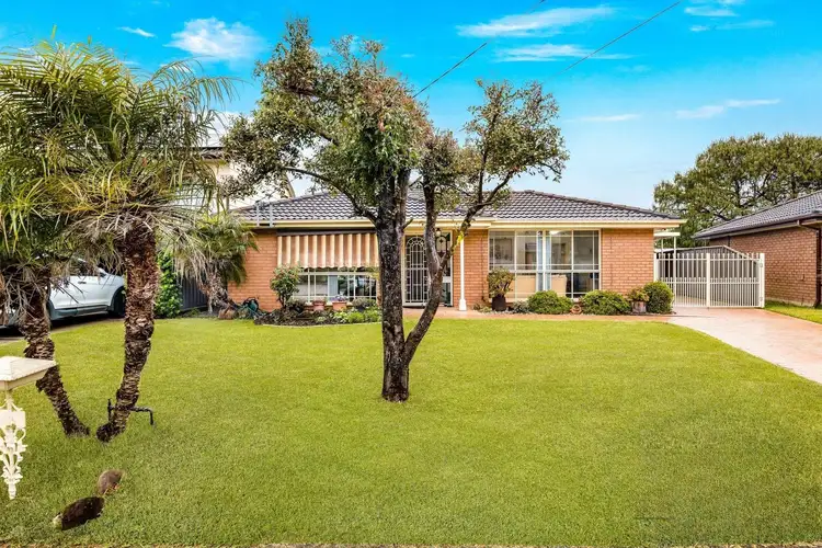 15 Woodlawn Drive, Toongabbie NSW 2146