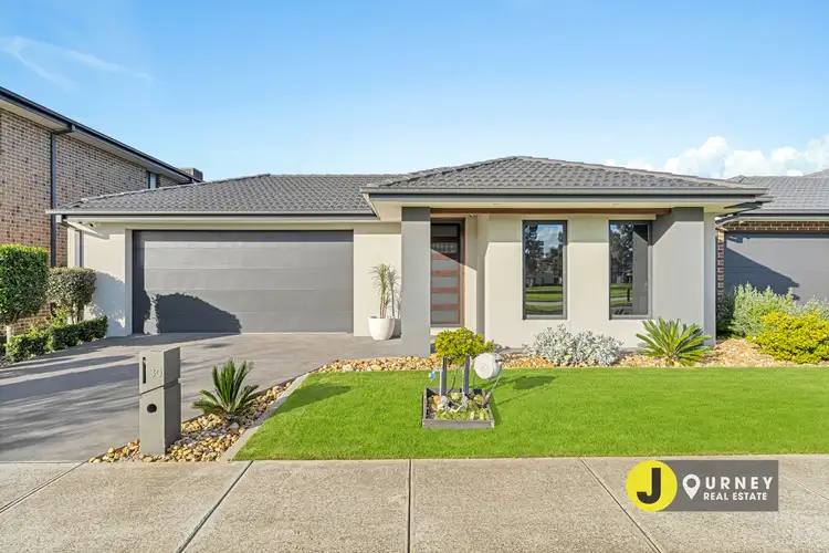 30 Moxham Drive, Clyde North VIC 3978