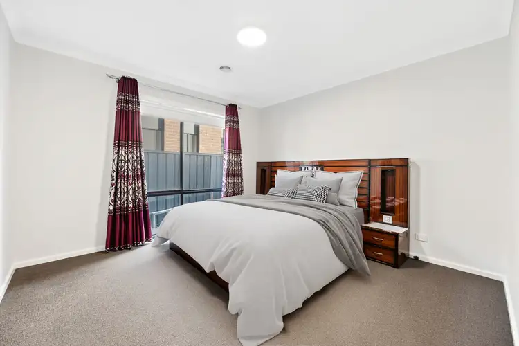 Fifth view of Homely house listing, 8 Canmore Street, Werribee VIC 3030