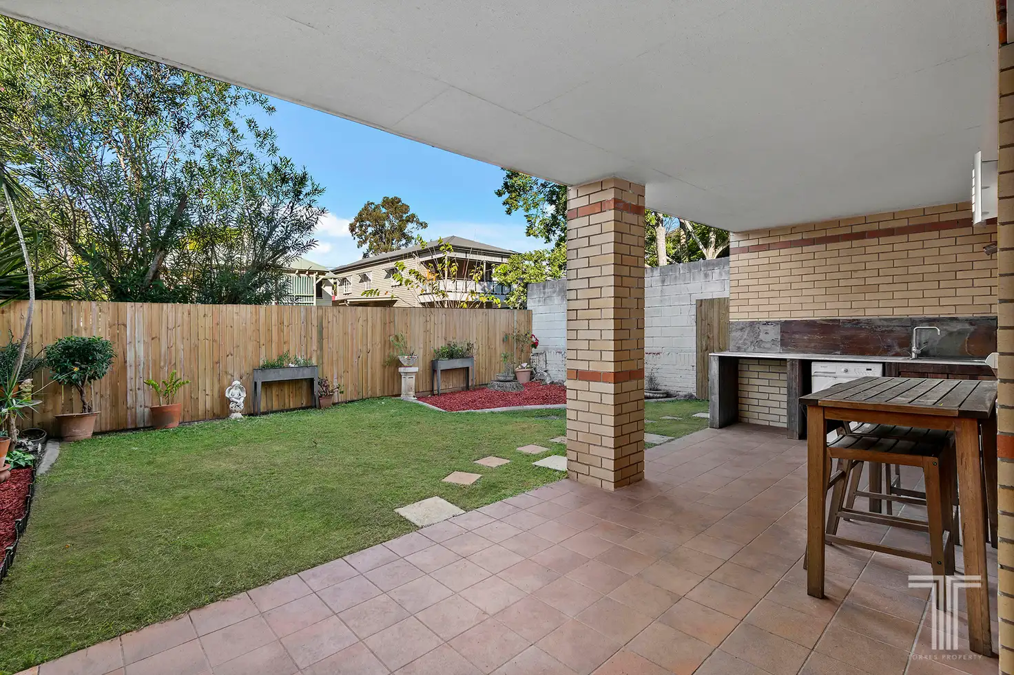 Main view of Homely unit listing, 2/6 Pear Street, Greenslopes QLD 4120
