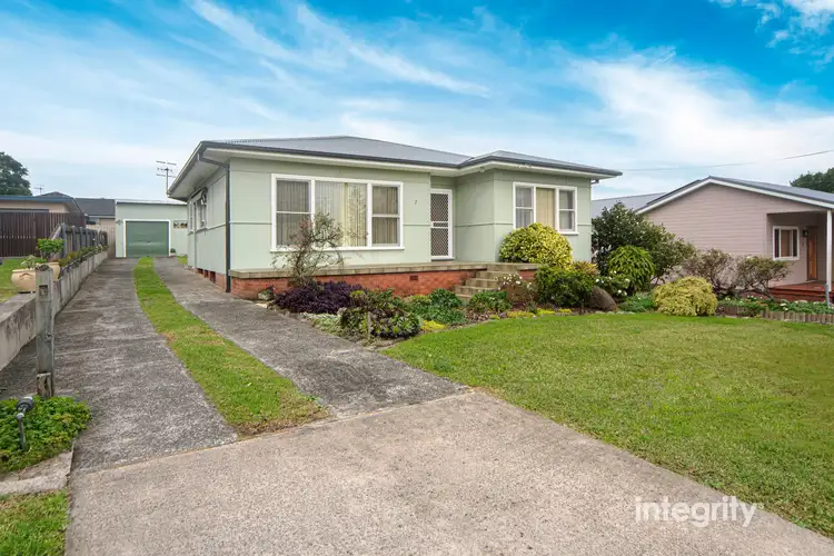 7 Mulgen Crescent, Bomaderry NSW 2541