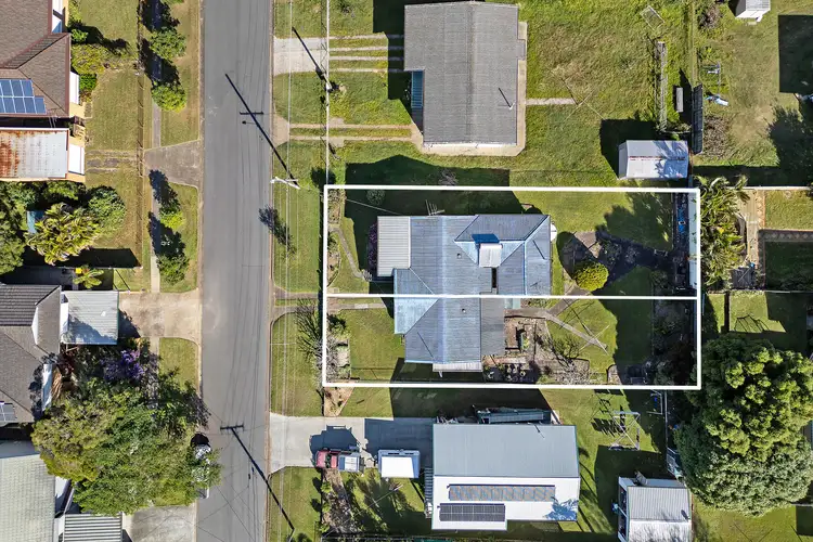 35 Herswell Avenue, Wynnum West QLD 4178