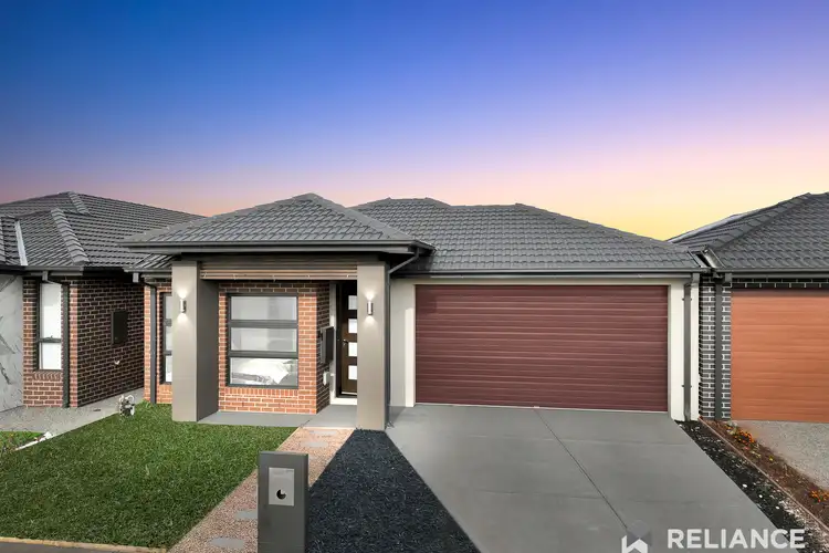 6 Warren Street, Thornhill Park VIC 3335