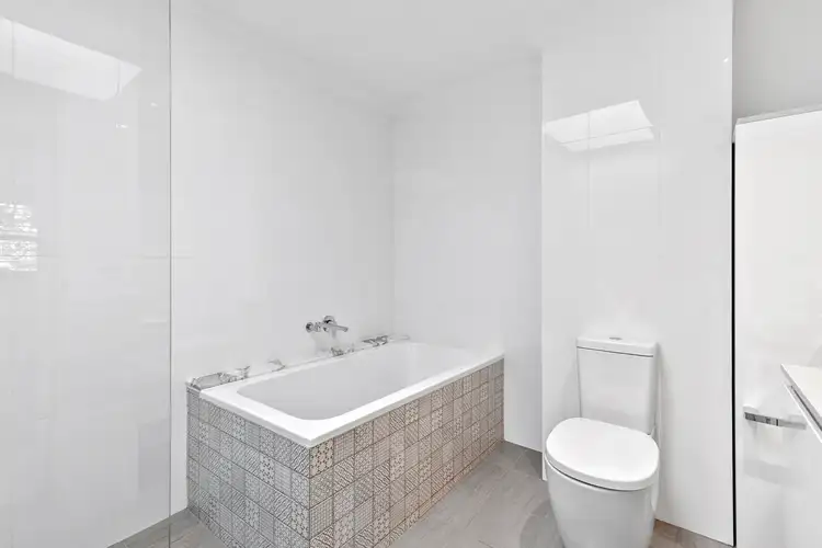 Fifth view of Homely apartment listing, 11/8-12 The Crescent, Dee Why NSW 2099