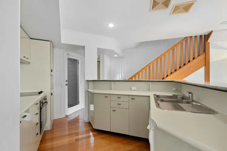 Fifth view of Homely unit listing, 3/9 Rosecliffe Street, Highgate Hill QLD 4101