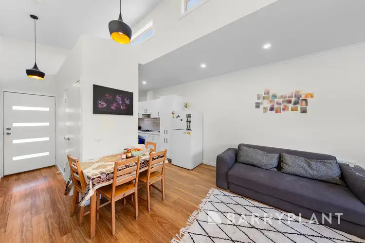 Second view of Homely unit listing, 2/33 Henry Street, St Albans VIC 3021