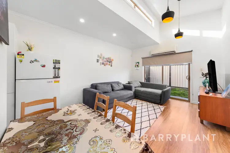 Fourth view of Homely unit listing, 2/33 Henry Street, St Albans VIC 3021