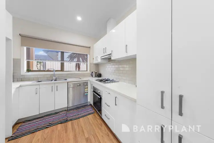 Sixth view of Homely unit listing, 2/33 Henry Street, St Albans VIC 3021