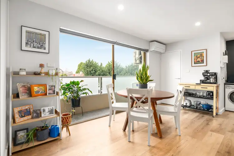 205/64 Wellington Street, St Kilda VIC 3182