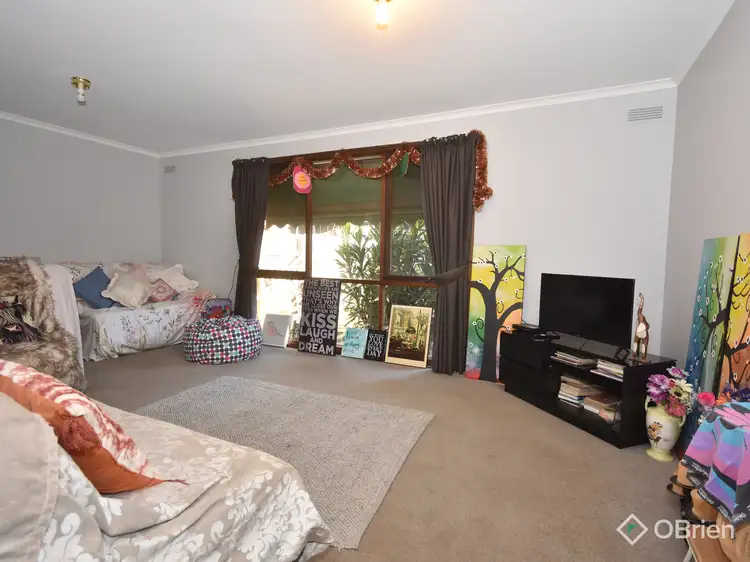 Fourth view of Homely house listing, 2 Bankin Court, East Bairnsdale VIC 3875
