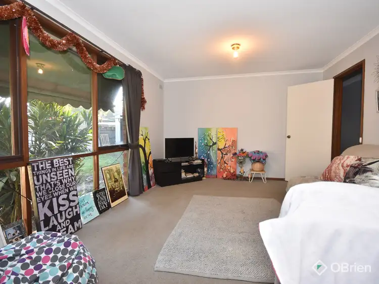 Fifth view of Homely house listing, 2 Bankin Court, East Bairnsdale VIC 3875
