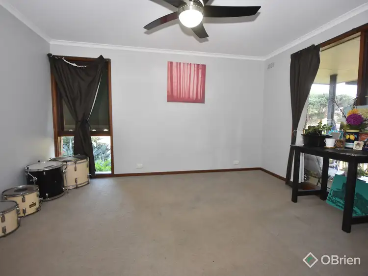 Sixth view of Homely house listing, 2 Bankin Court, East Bairnsdale VIC 3875