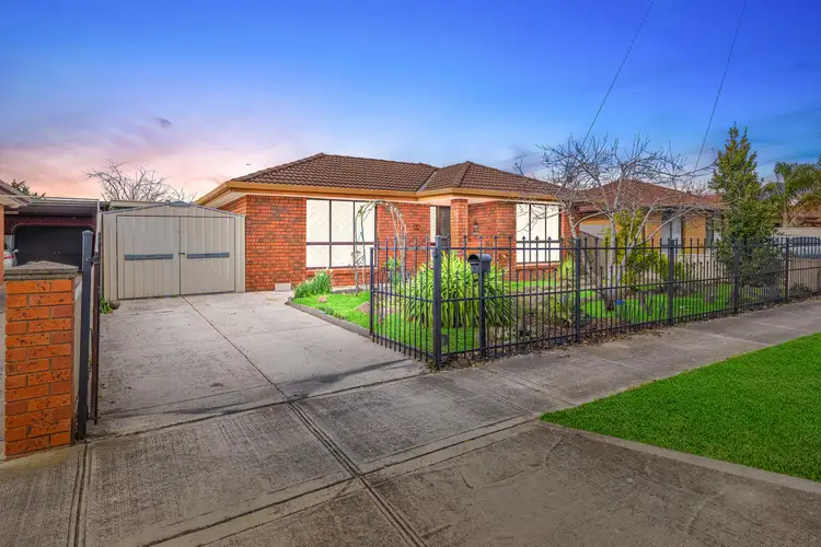 10 Branston Road, St Albans VIC 3021