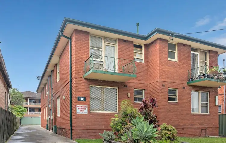 6/116 Evaline Street