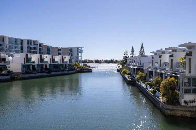 7204 Ephraim Island Parade, Paradise Point QLD 4216