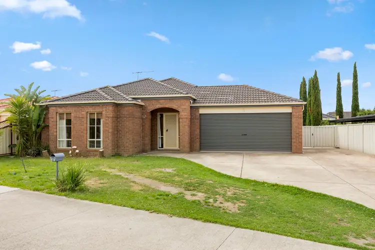 18 Hume Drive, Sydenham VIC 3037