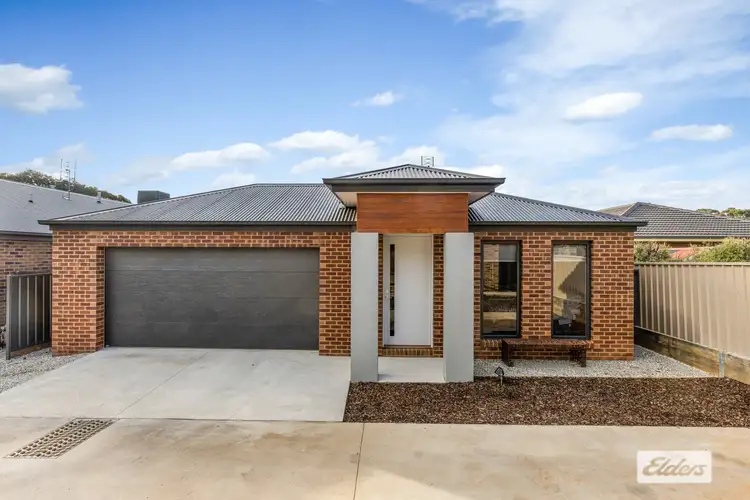 2/116A Harley Street, Strathdale VIC 3550