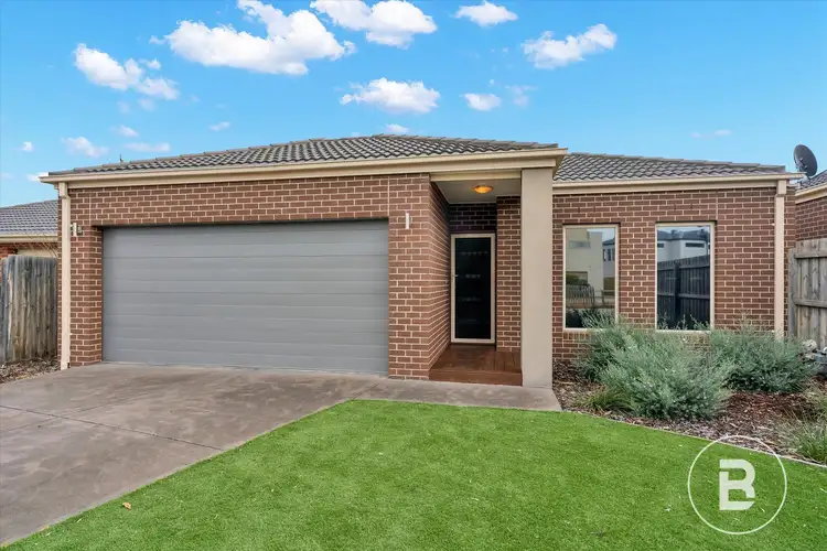 2/36 Somerton Court, Darley VIC 3340
