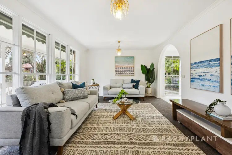 18 Jodi Avenue, Wheelers Hill VIC 3150