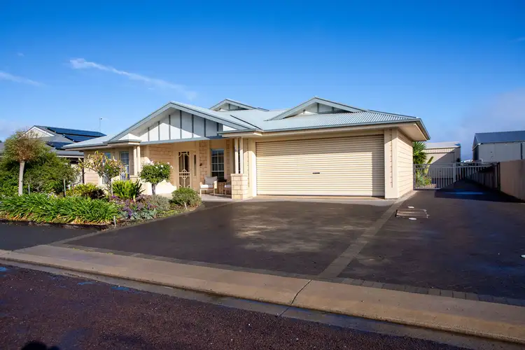 6 Young Street, Tumby Bay SA 5605