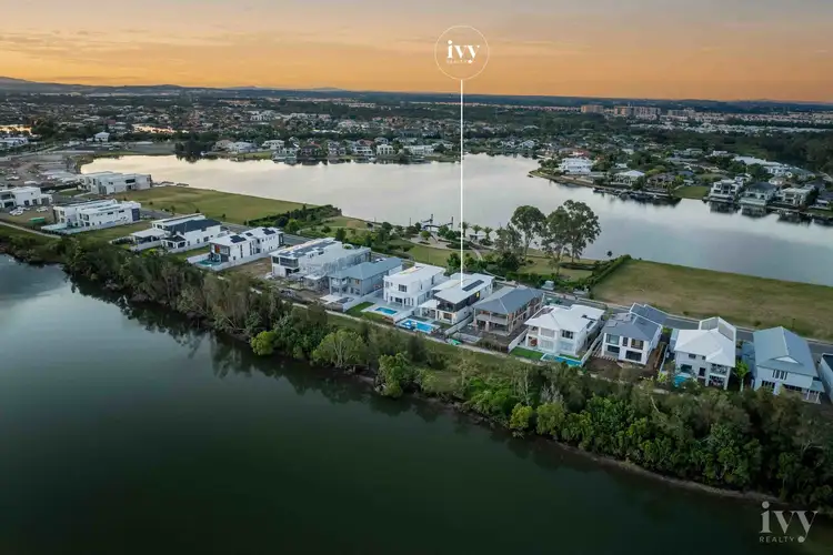 47 Lake Serenity Boulevard, Helensvale QLD 4212