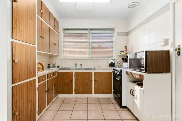Fifth view of Homely house listing, 8 Evelyn Court, Traralgon VIC 3844