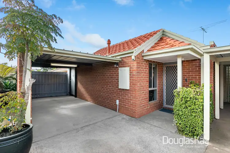 2/30 Somerset Drive, Sunshine North VIC 3020