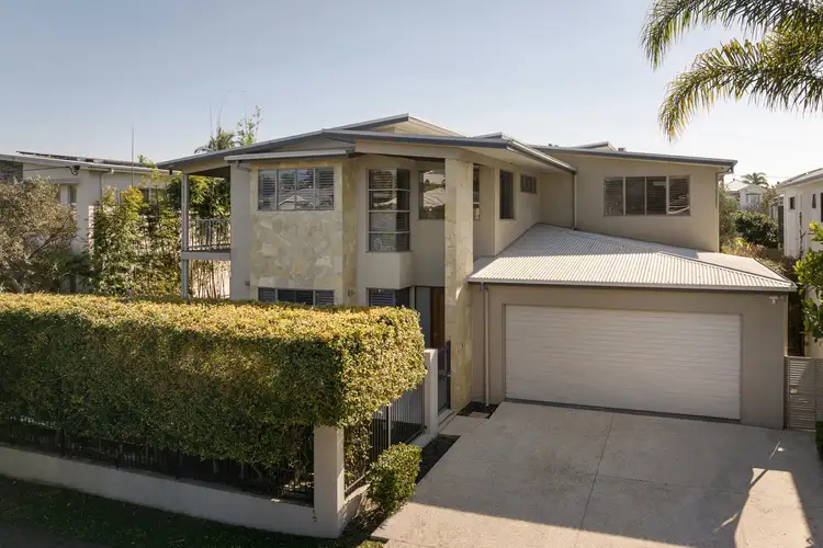 77 Lindsay Street, Hawthorne QLD 4171