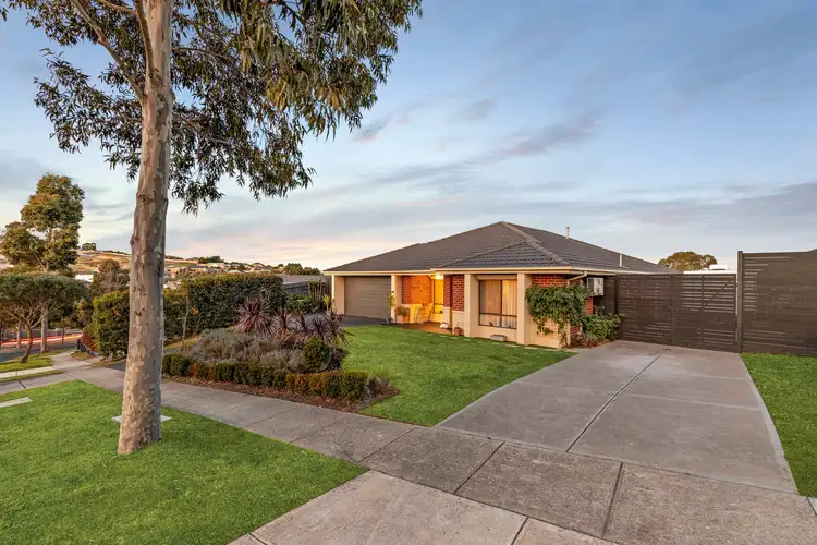 121 Phillip Drive, Sunbury VIC 3429
