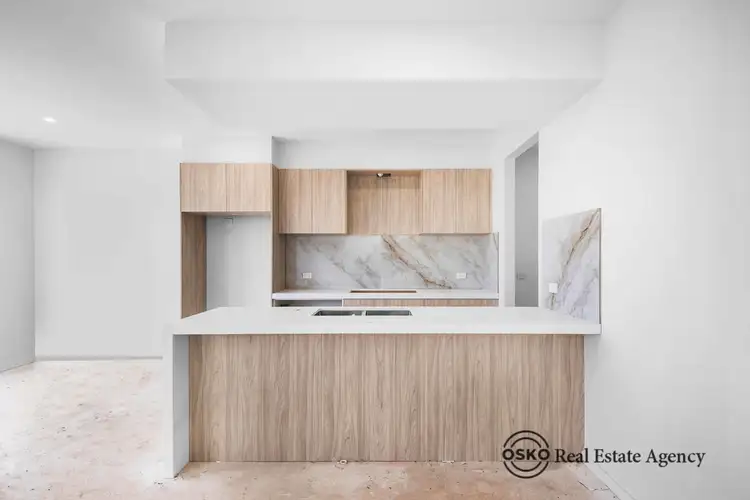 15 Delhi Grove, Rockbank VIC 3335
