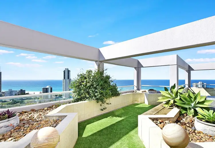 124/12 Commodore Drive