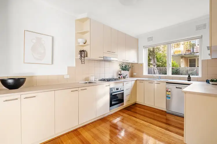 Fifth view of Homely apartment listing, 2/18A Mercer Road, Armadale VIC 3143