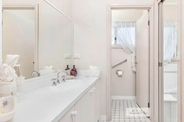 Fifth view of Homely house listing, 2 Poplar Place, Picton NSW 2571