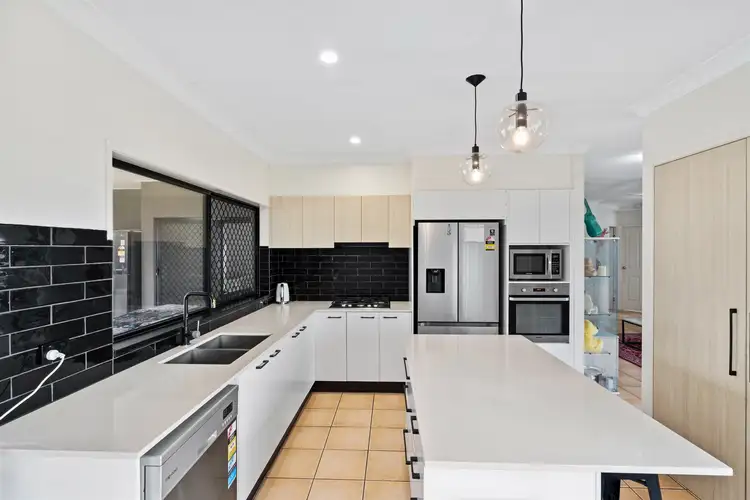 5-7 Lucy Close, Kanimbla QLD 4870
