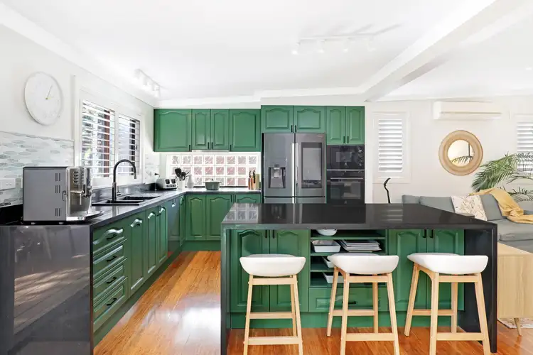 2 Ian Bruce Crescent, Balgownie NSW 2519