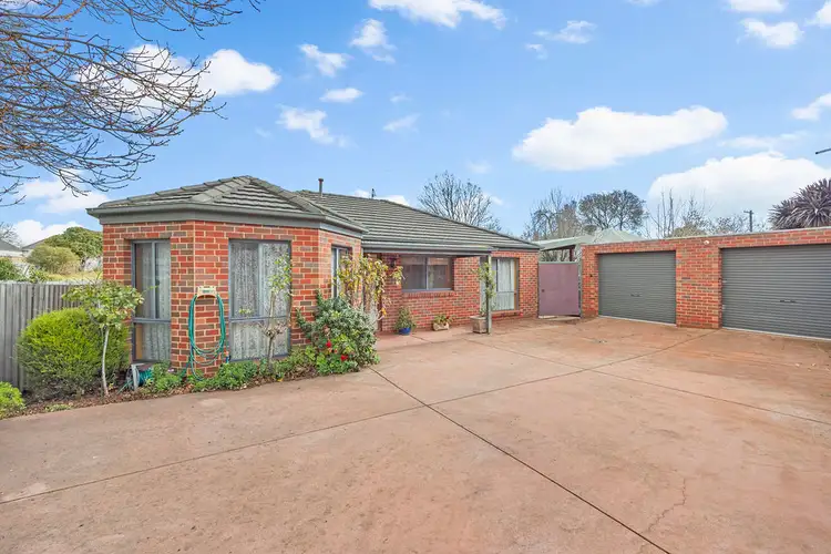 2/121 Clyde Street, Soldiers Hill VIC 3350