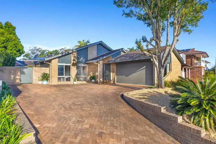 82 Hall Drive, Menai NSW 2234