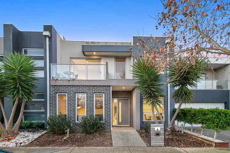 25 The Esplanade, Caroline Springs VIC 3023